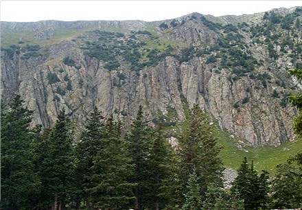 Cliff face at Goose Lake