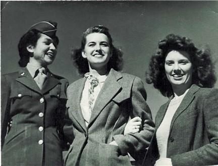Billie Faye Waller Conard, center, and friends in San Angelo 1944
